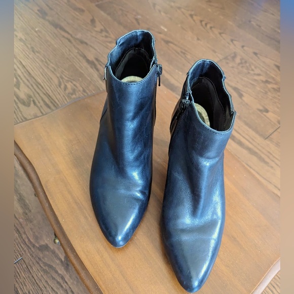 Anne Klein ankle pointed booties - Picture 4 of 5